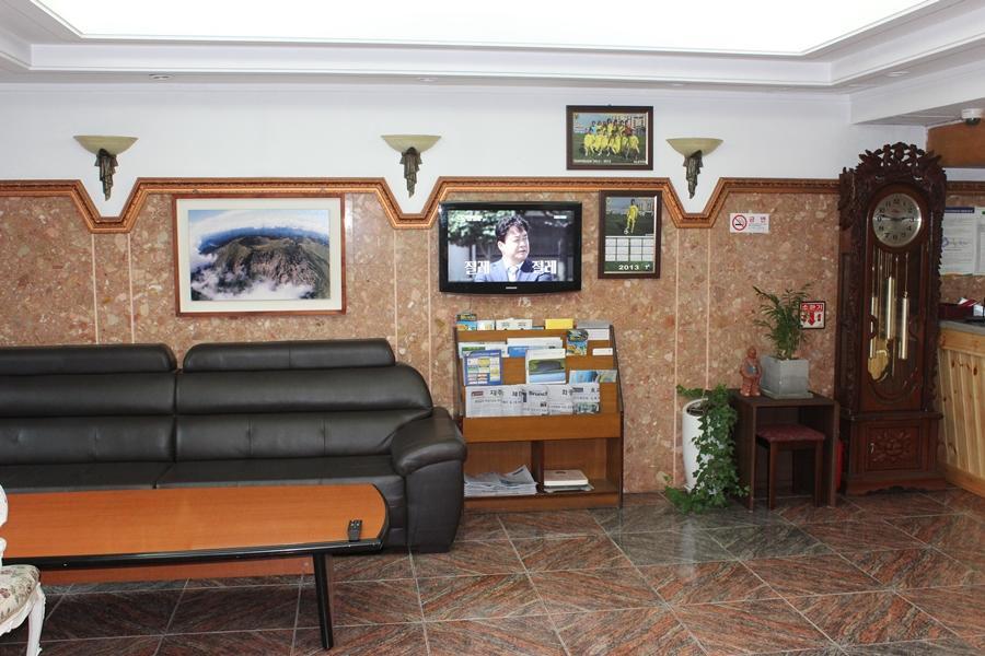 Hyundai Tourist Hotel Jeju Exterior foto
